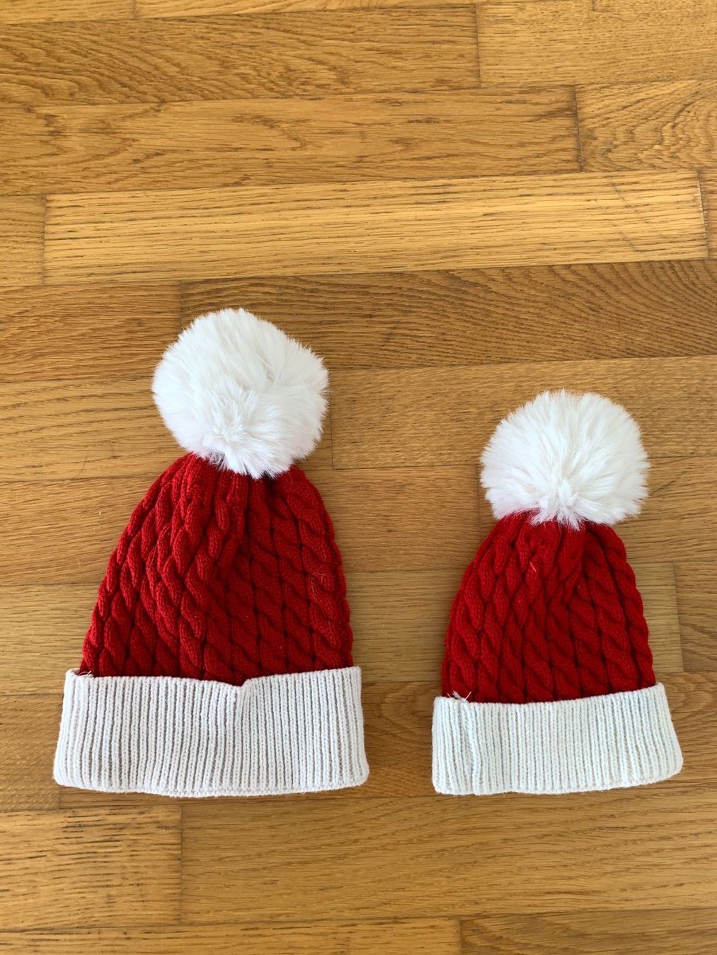 Hüte, Mützen & Caps: Weihnachtshut Erwachsene + Baby – Gebraucht aus Hochfelden von rub_rnw5