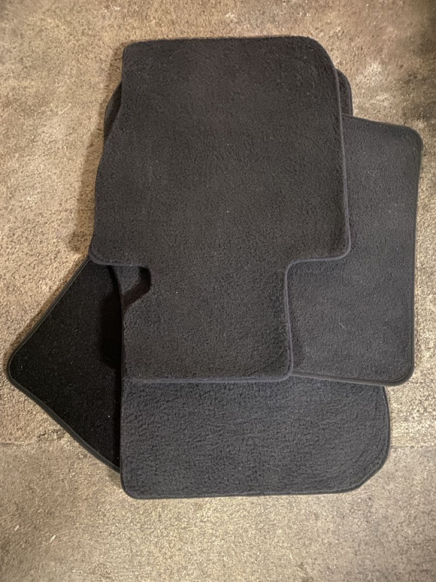 VW Tapis / Bacs: Auto Fußmatten Original – D'occasion à Kriens par saleworld 2