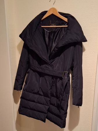 Schicker Wintermantel Grösse 42, Schwarz, Top Zustand!