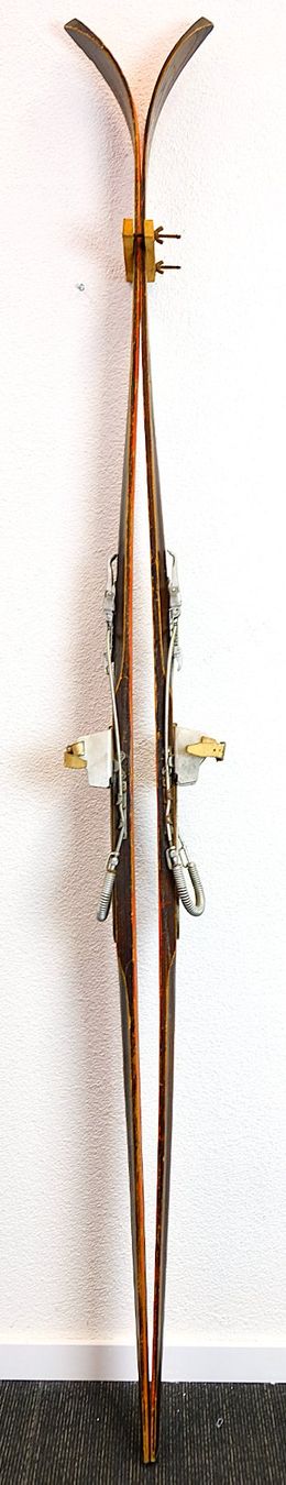 Sci: Antike Holzskier / "Ridge Top" Skier – Difettoso da Volketswil venduto da brockipfannenstil 1