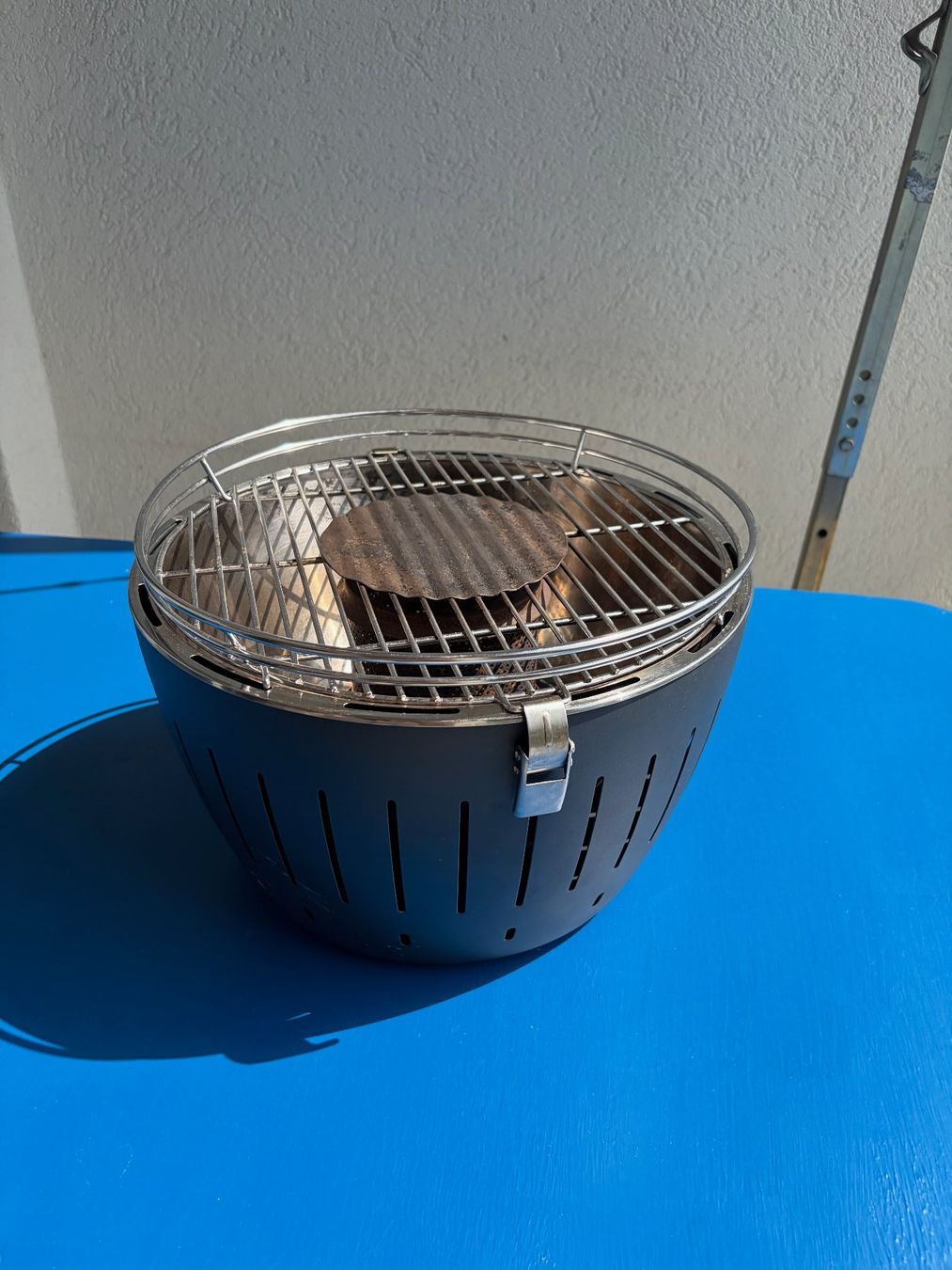 Lotusgrill Griglie: Lotus Grill Original mit USB – Usato da Zürich venduto da sulzberg