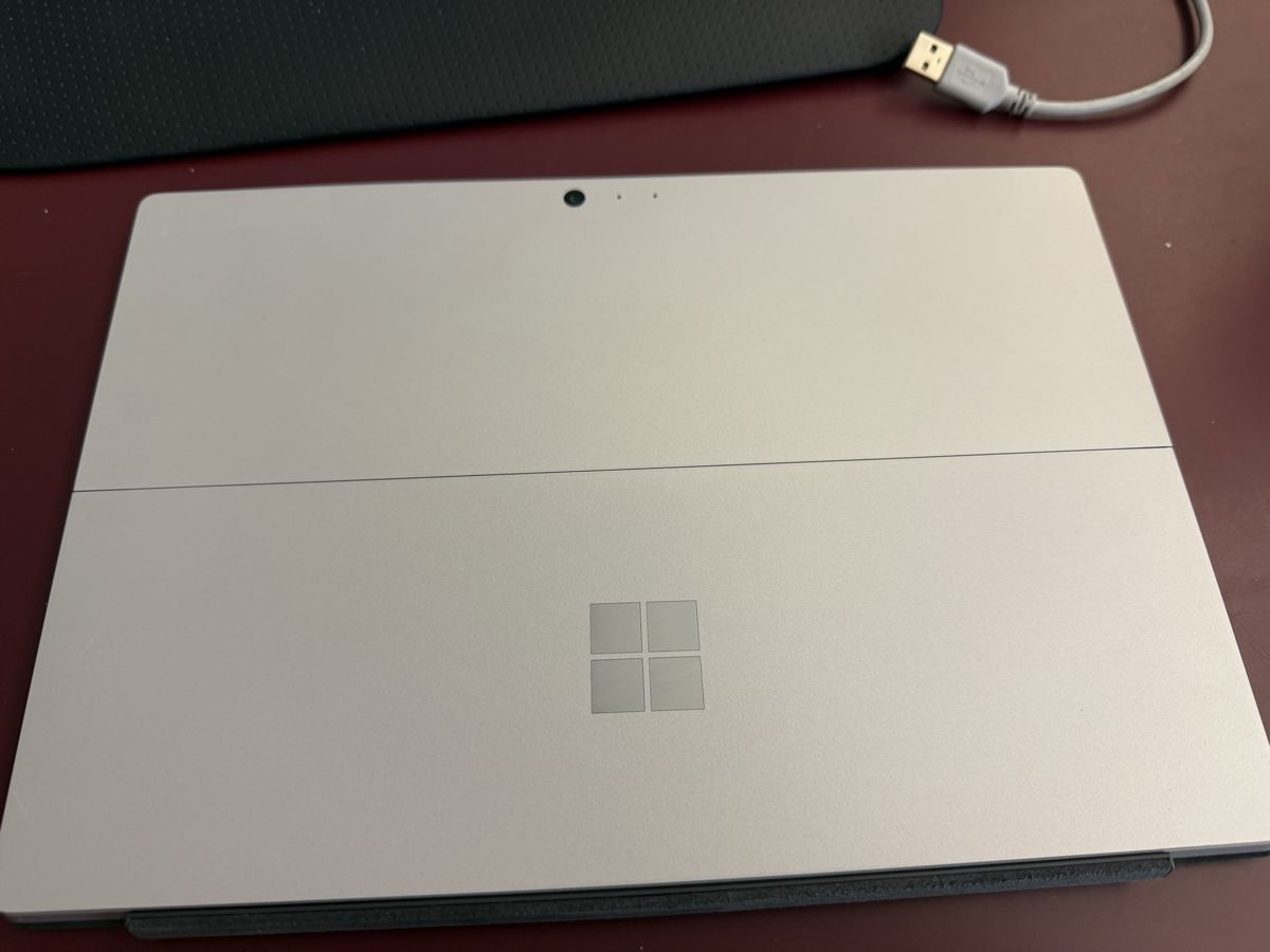 Microsoft Tablet PC: Microsoft Surface Pro 4, Intel i5, 8GB RAM, Top Zustand! – Usato da Zürich venduto da Zvijerka 1