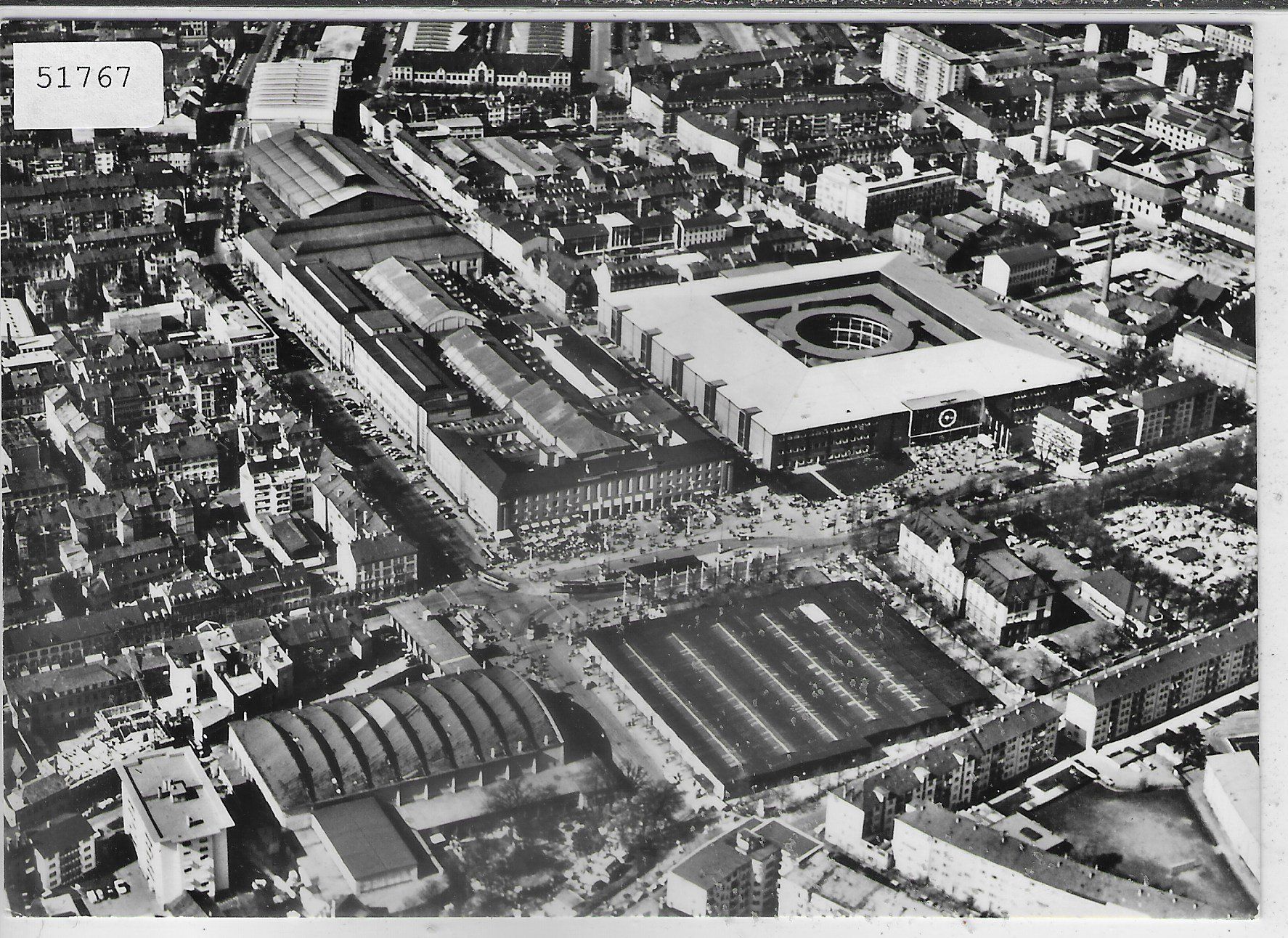 Cartoline postali: Flugaufnahme - Basel mit Mustermesse – Usato da Ettingen venduto da Kartenplanet