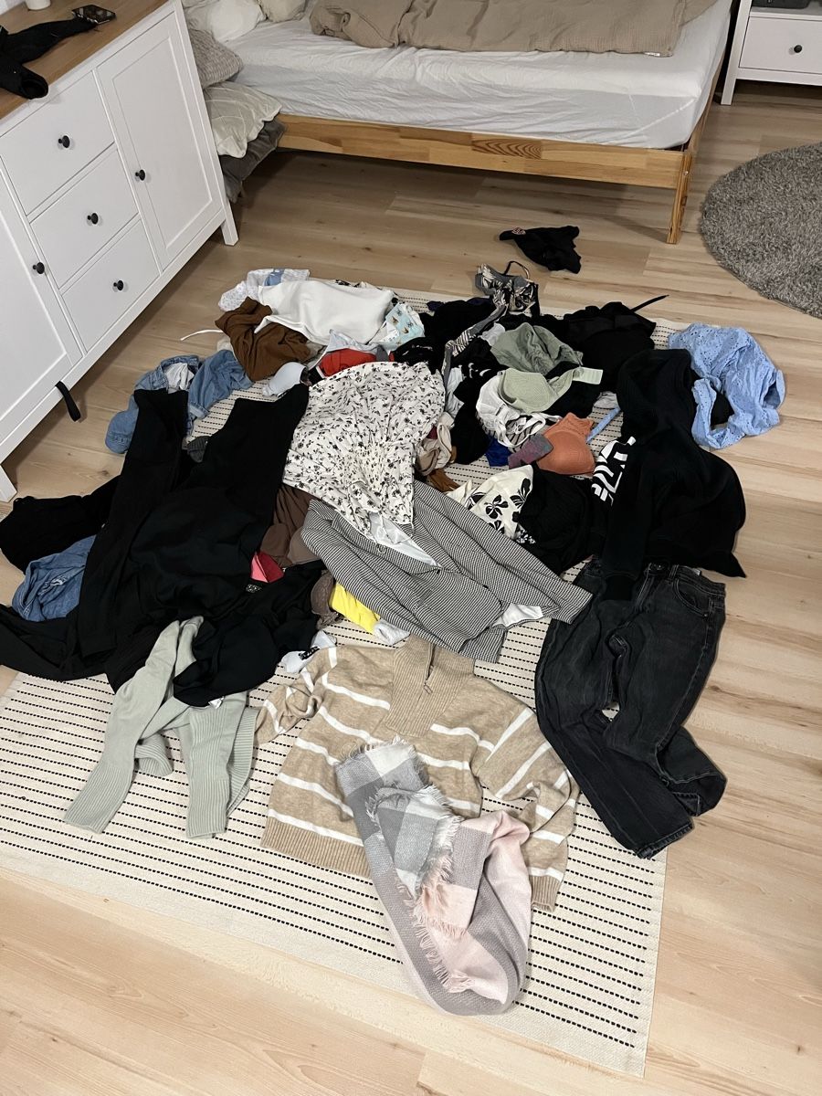 Lots de vêtements: Kleider aller art – D'occasion à Teufen AR par gia_lk2f