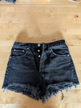 Schwarze Damen Denim Shorts Gr. 38 im Used-Look 