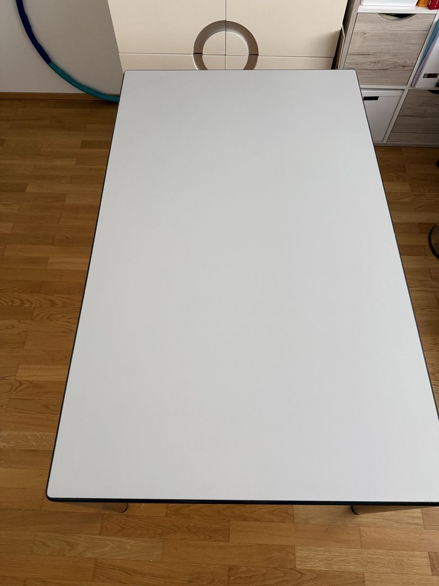 Tables: Stabiler Bürotisch – D'occasion à Pfäffikon SZ par FedLo 1