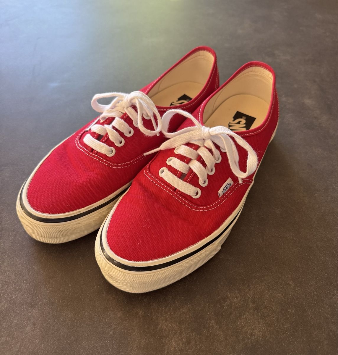 Vans Scarpe da uomo: 2x VANS Authentic (42) – Usato da Coppet venduto da Apicius1 5