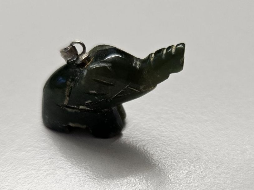 Ciondoli: Elefant Anhänger Jade  Handarbeit Glücksbringer – Usato da Urdorf venduto da Colina 4
