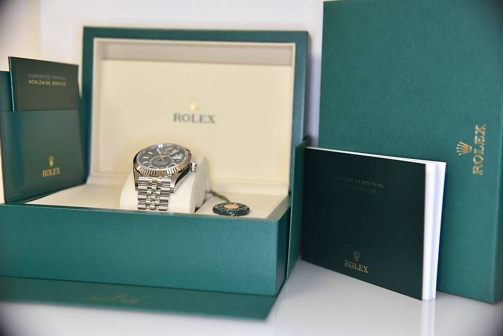 Rolex Orologi: Rolex Sky Dweller Grün – Nuovo e nell'imballaggio originale da Sachseln venduto da dom_8hhb