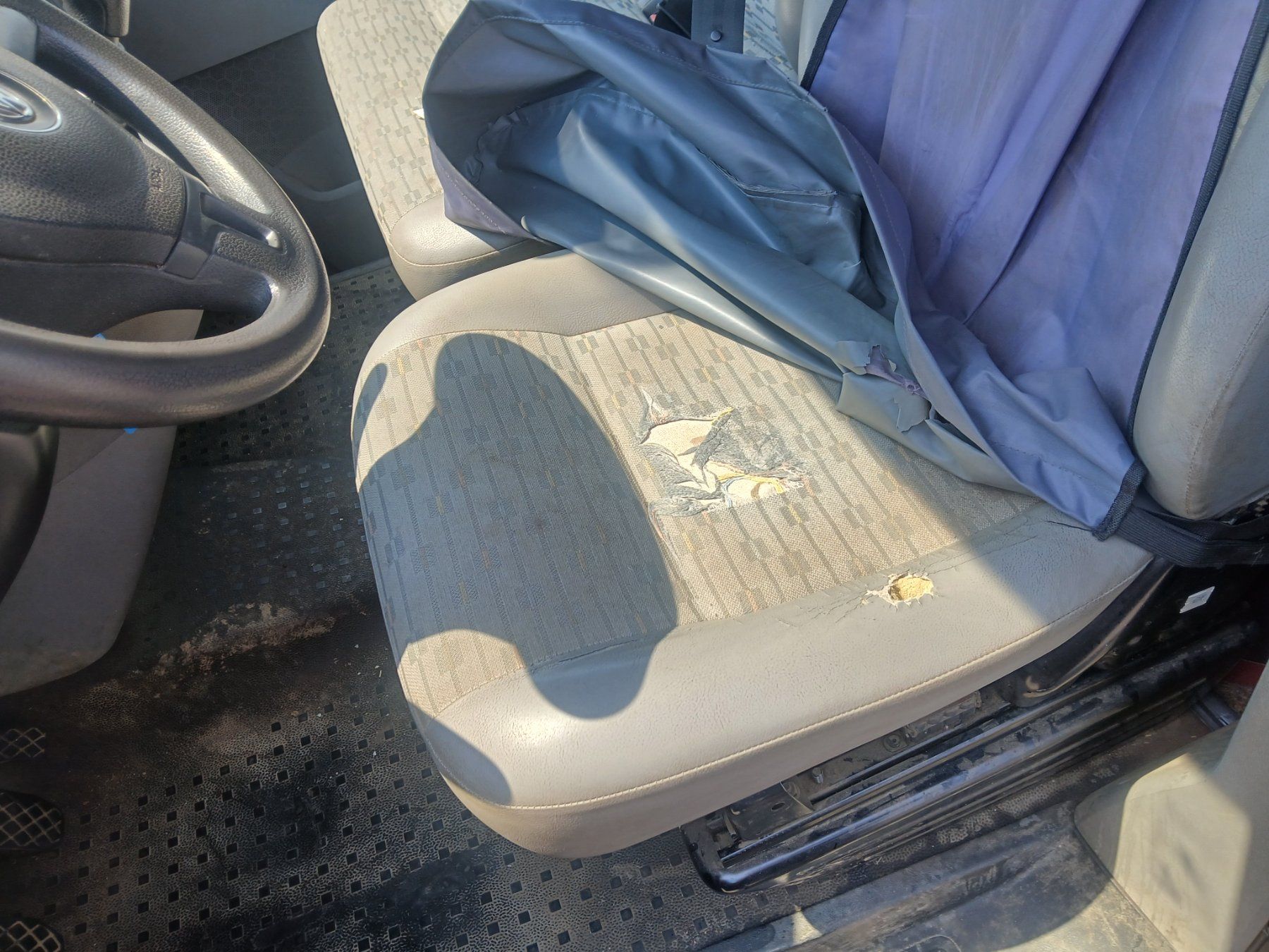 VW Veicoli commerciali: Volkswagen Transporter t5  expertiser 30.07.2026 – Usato da Satigny venduto da tin_9y9v 7