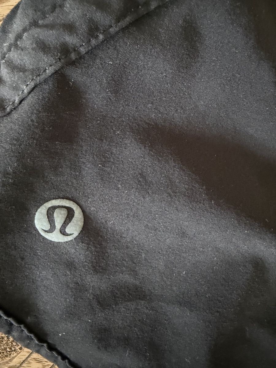 Lululemon Pantaloni: 2 Stk. Lululemon Shorts Schwarz – Usato da Riehen venduto da FHBS 3