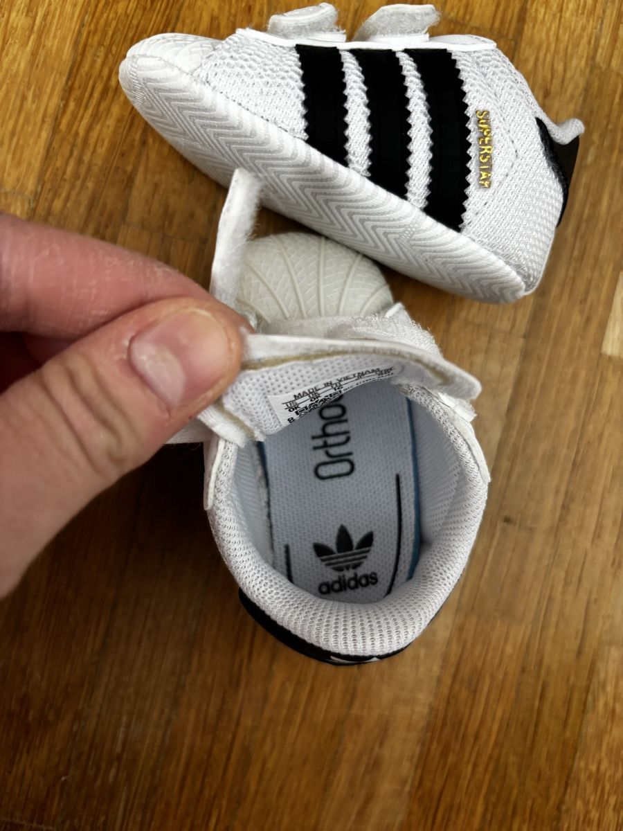 Adidas Scarpe per ragazzi: Adorables Baskets Adidas Superstar Bébé Pointure 16 – Nuovo (secondo la descrizione) da La Chaux-de-Fonds venduto da Elora237 4