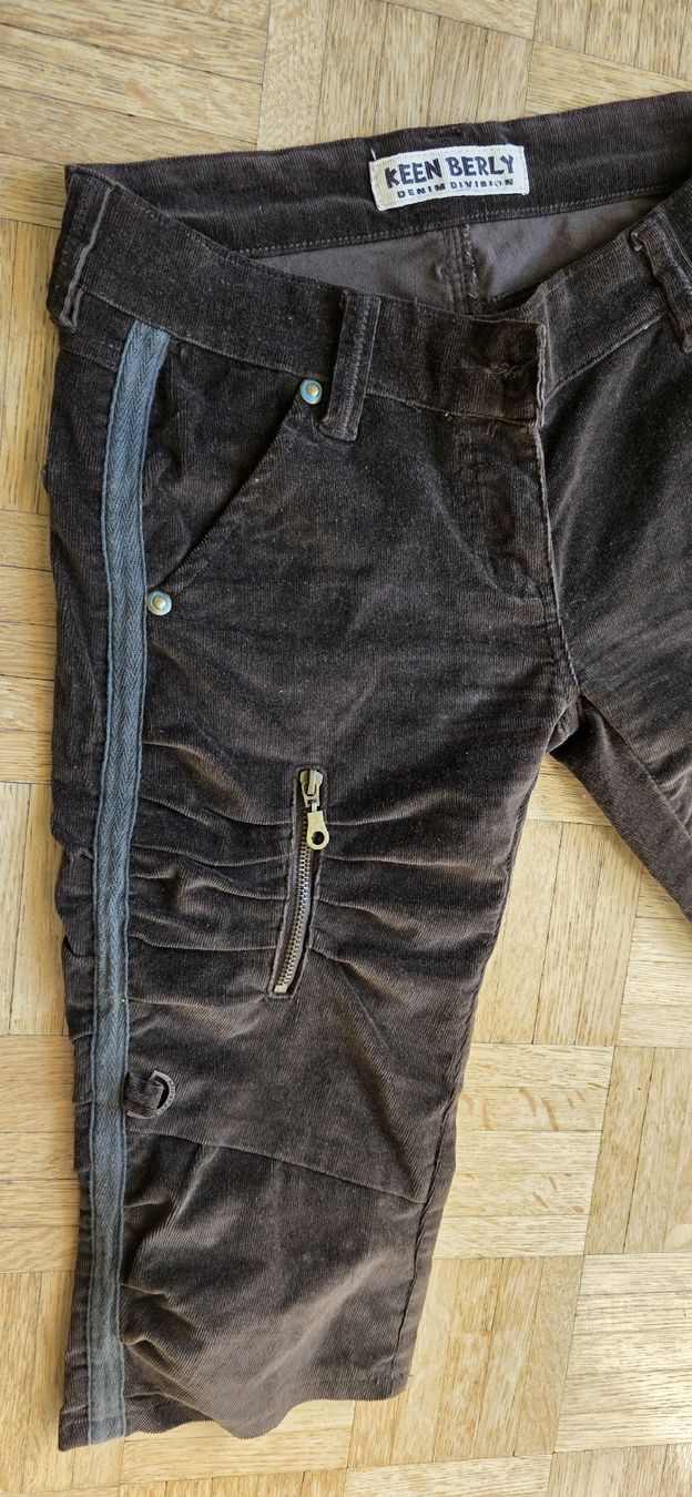 Pantaloni: Bermuda/pantalon 3/4 taille 36 Brun/marron – Usato da Yverdon-les-Bains venduto da van_dq65 3