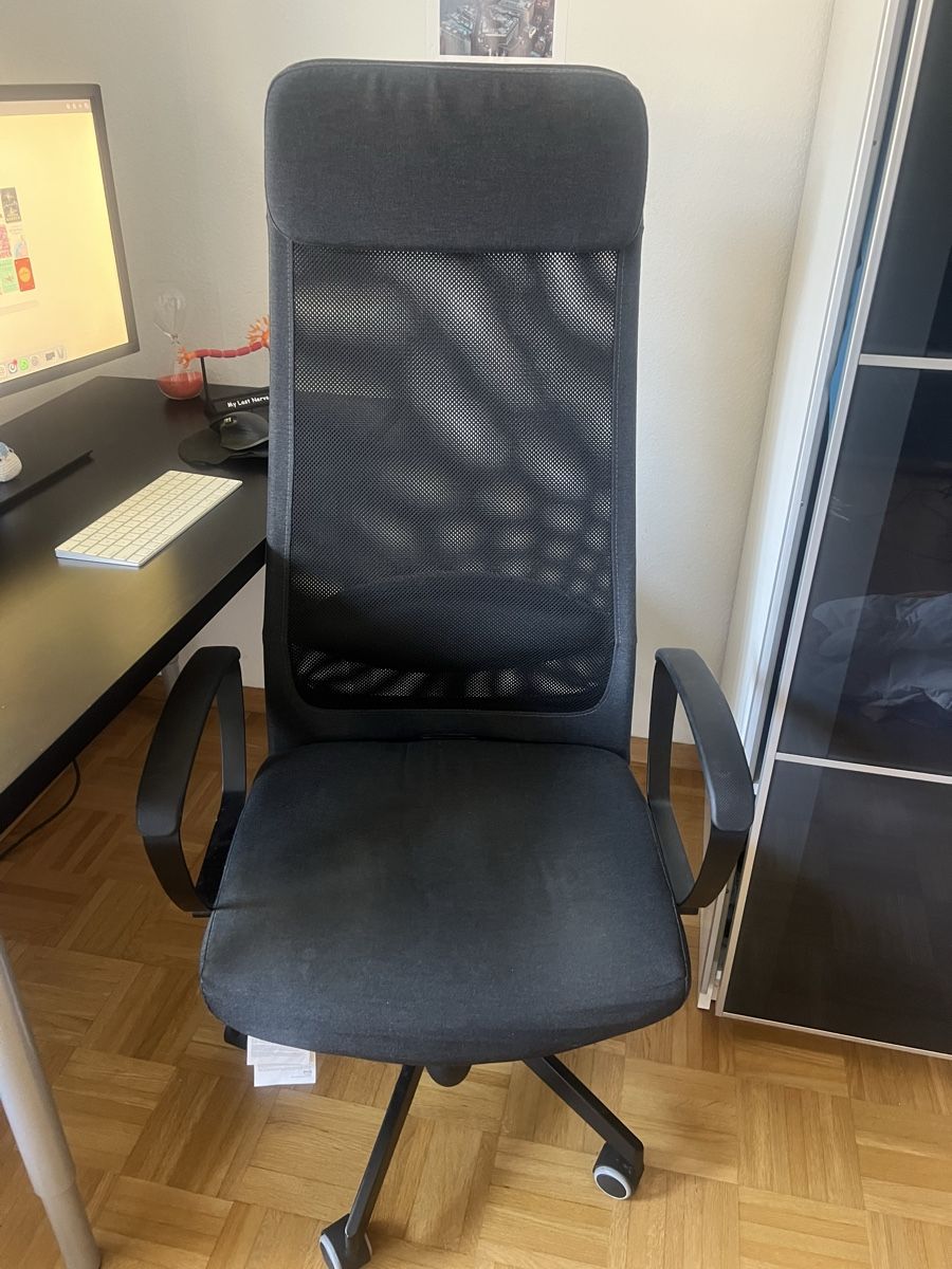 Ikea Stühle: IKEA MARKUS office chair, dark grey – Gebraucht aus Zürich von far_2zpy