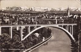 AK Bern mit Eisenbahnbrücke und die Alpen