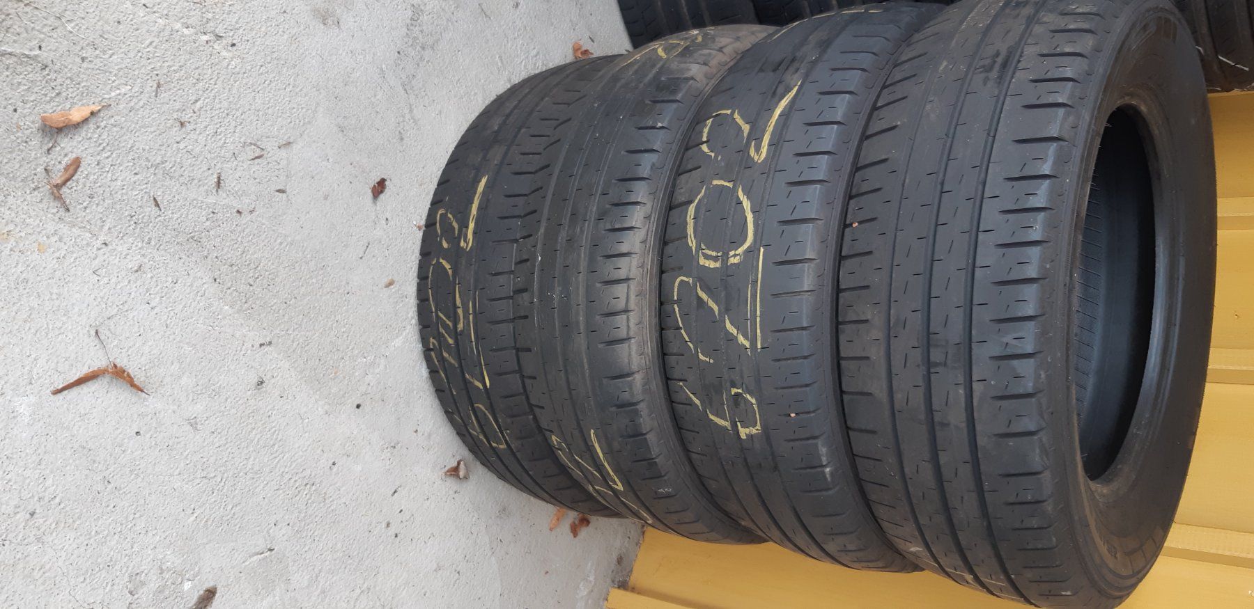 Pirelli Pneus & Kompletträder: Sommerreifen 215/65 R16C – Gebraucht aus Gossau SG von Kalaluma