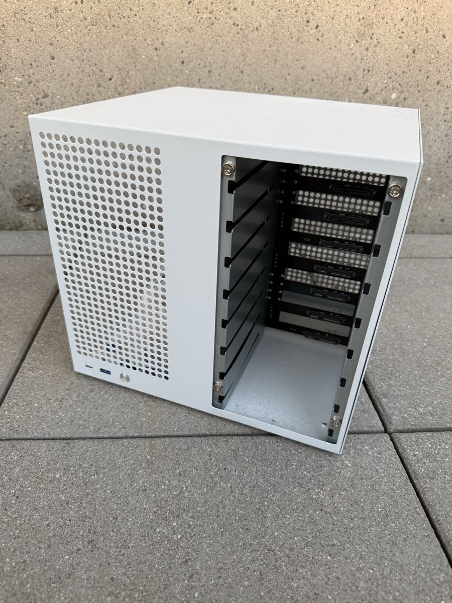 Custodie: Sagittarius NAS Case – Nuovo (secondo la descrizione) da Zürich venduto da aralex1 1