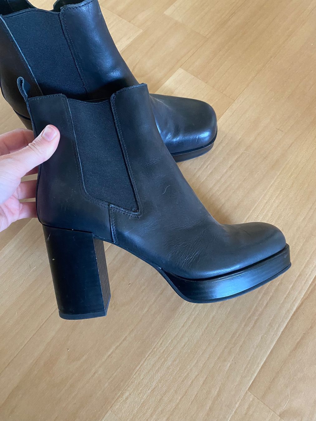 Mango Damenschuhe: Stiefeletten Leder Stiefel plateau schwarz – Gebraucht aus Bern von n-dine 7
