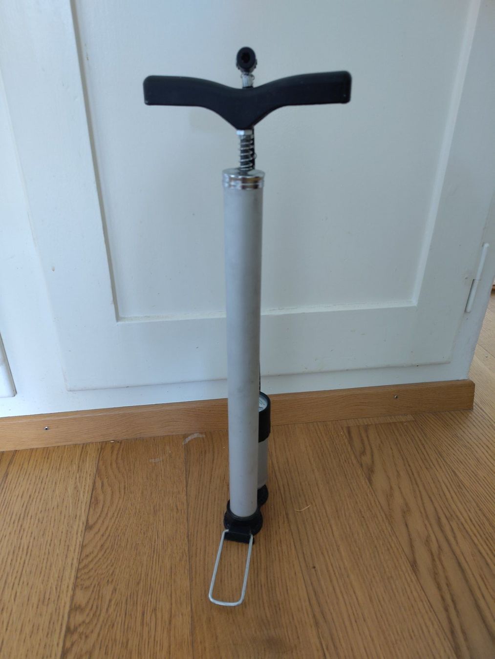 Pompe: Velopumpe mit Manometer – Usato da Bern venduto da Cassiopeia-72 1