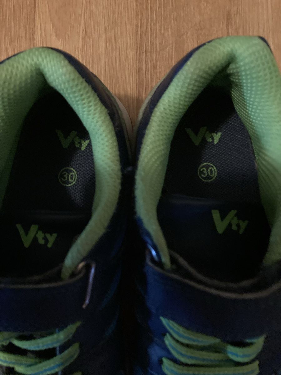 Scarpe per ragazzi: Kinder Sneaker, Turnschuhe Gr. 30 – Usato da Emmenbrücke venduto da JJ_89 2