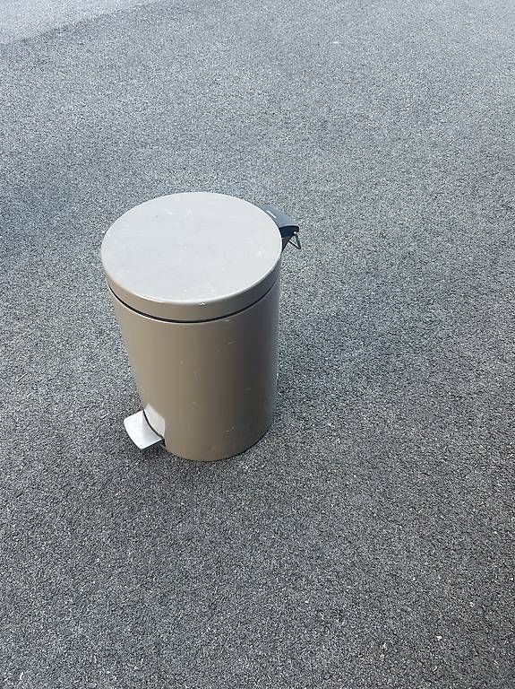 Brabantia Abfalleimer: Poubelle à pédale Brabantia – Gebraucht aus Lausanne von int_2vrq