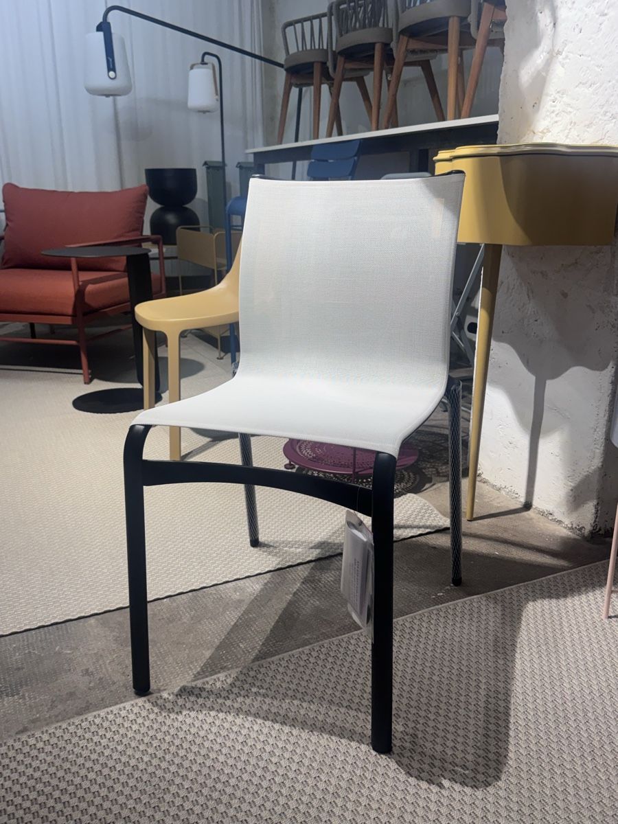 Alias Chaises: Bigframe de la collection Alias neuf 4 chaises – Neuf avec emballage d'origine à Neuchâtel par Bellevaux24 2