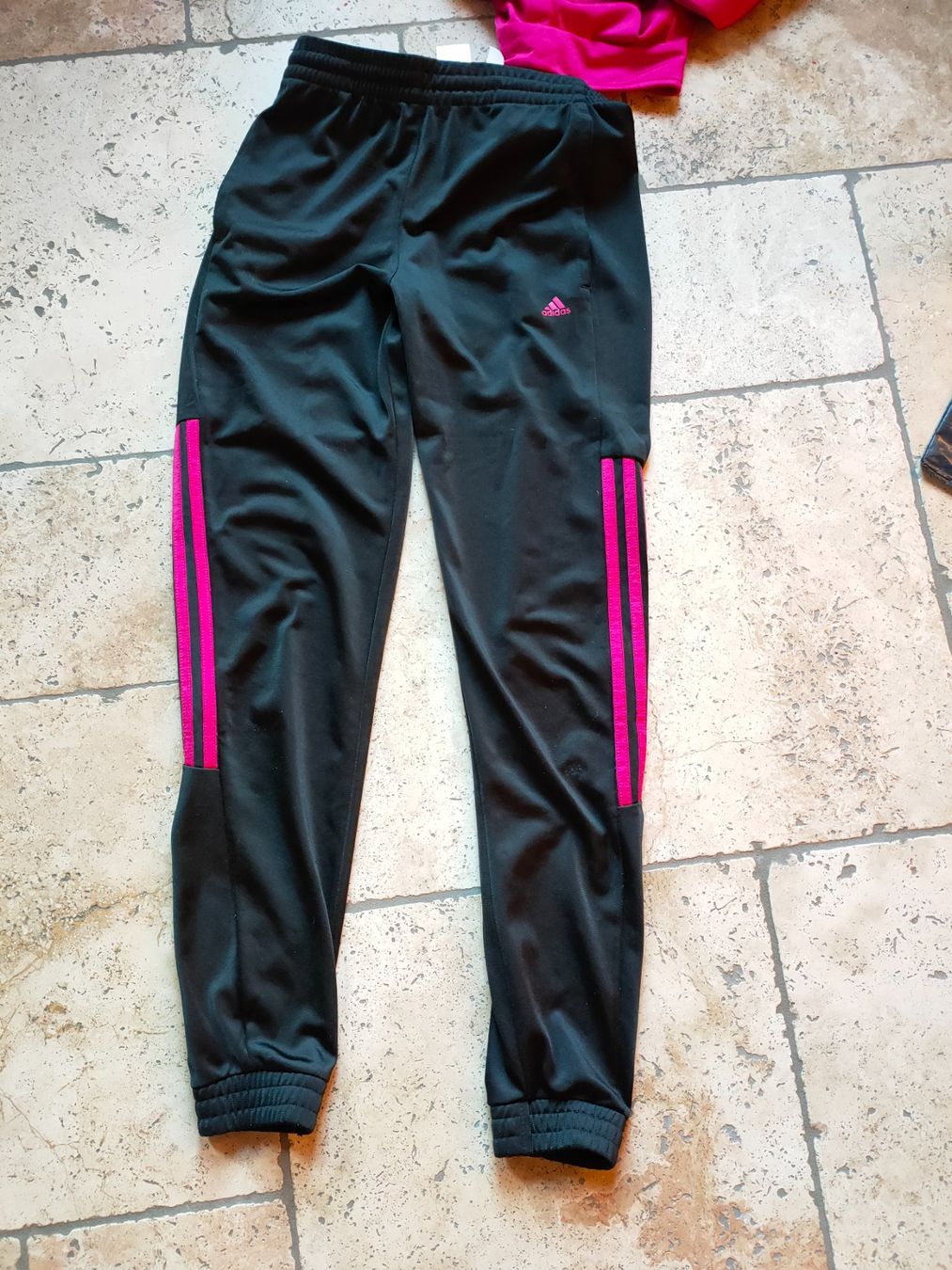 Adidas Ensembles: Adidas Trainer Pink, Gr. 152 – D'occasion à Les Moulins par alicia017 4