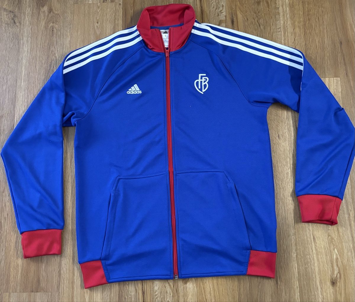 Adidas Giacche: FC Basel Trainerjacke Saison 2013/2014 – Usato da Itingen venduto da Julev