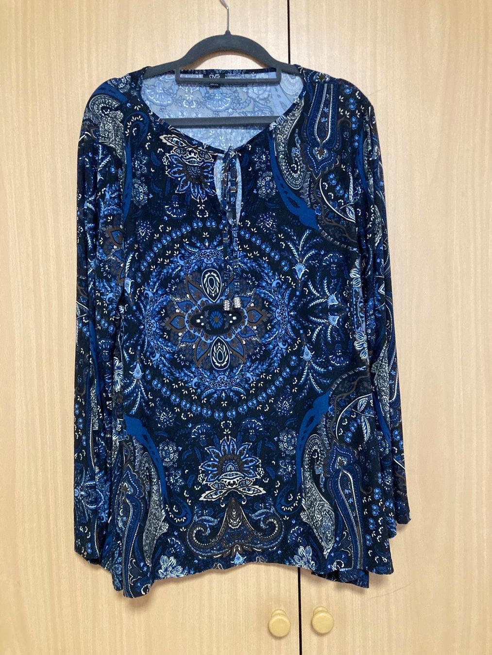 Tops: 2x Buntes Langarm Top Gr. XXL – Gebraucht aus Thun von Vans_98