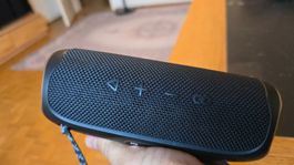 JBL Flip 5 top BASS