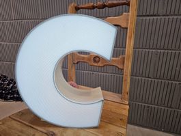 Leuchtbuchstabe C grau mit LED Beleuchtung Leuchtreklame