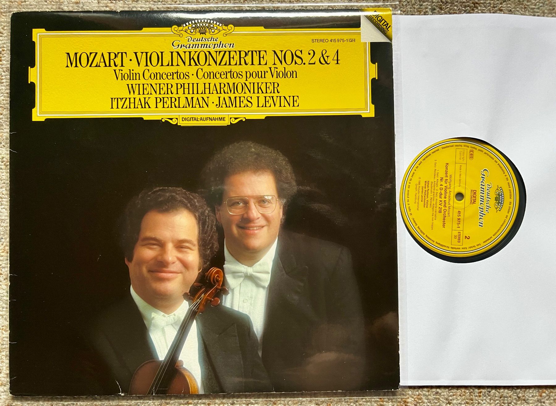 Dischi in vinile: LP DIGITAL Mozart Violinkonzerte Nos. 2 & 4 Itzhak Perlman – Usato da Unterseen venduto da vinylmore