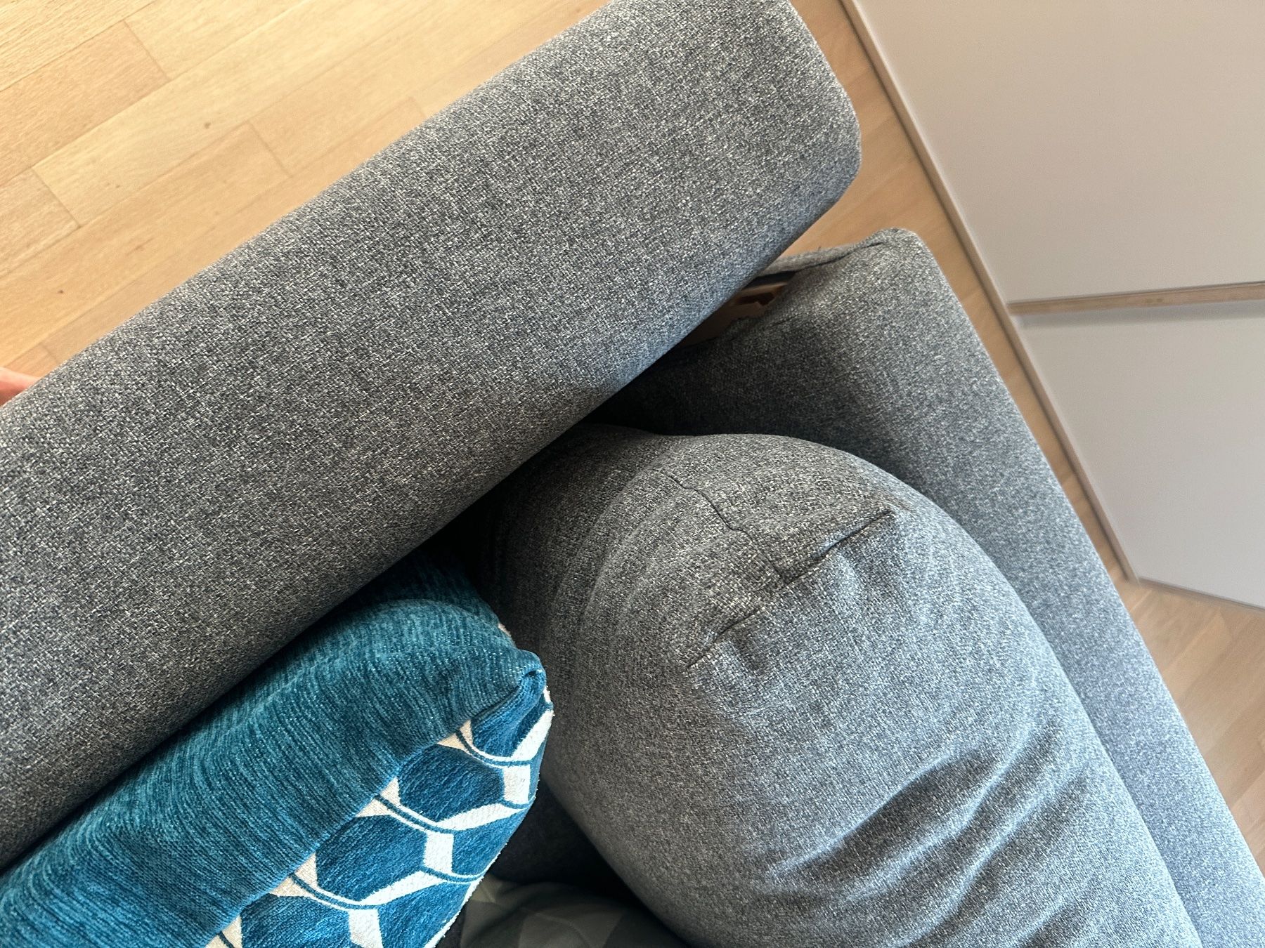 Ikea Divani: Gratis Ecksofa grau Stoff mit Chaiselongue Gebraucht – Usato da Zürich venduto da nor_h7t9 1