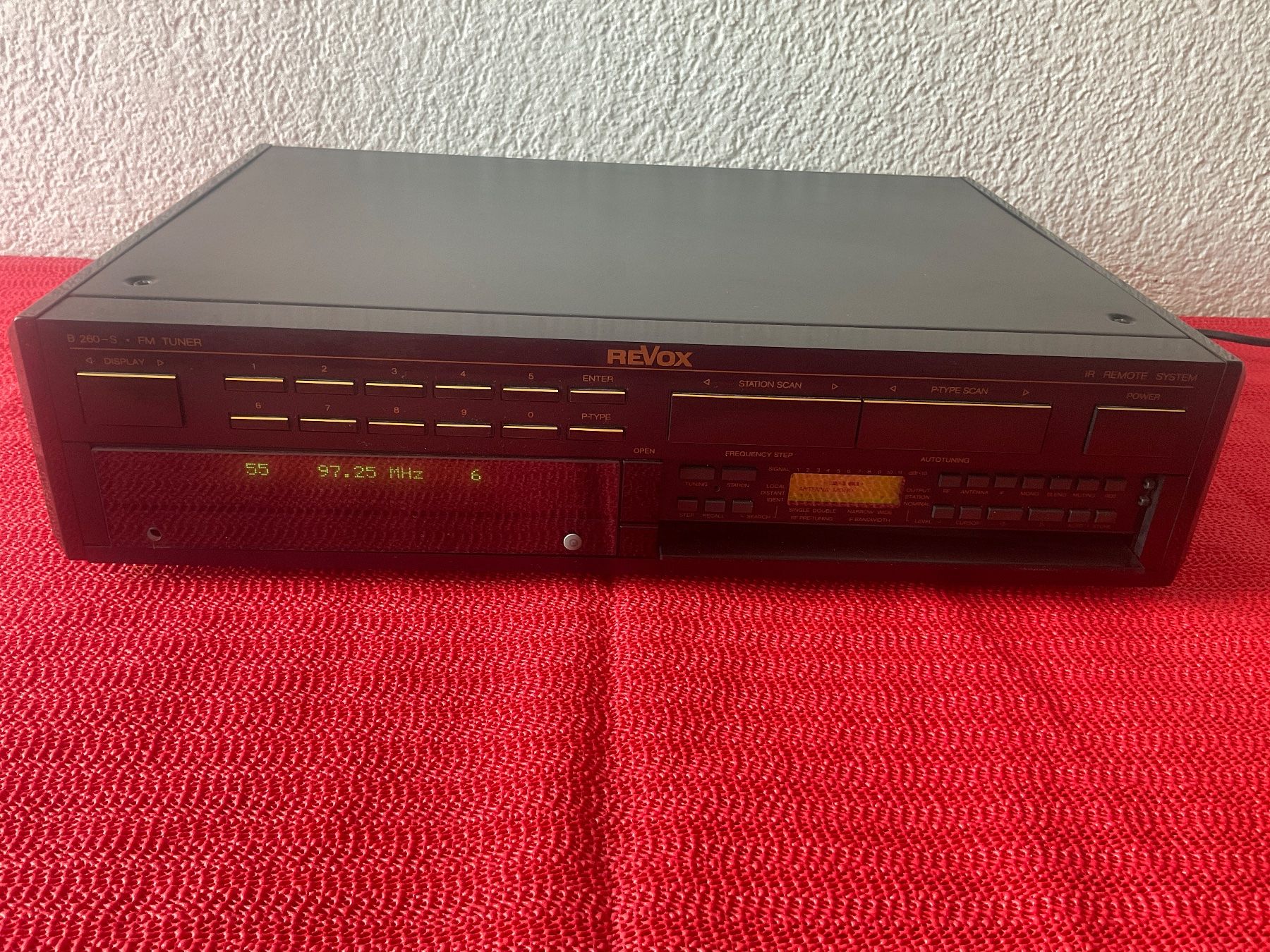 Revox Radio: ReVox B 260 S FM Tuner – Usato da Langenthal venduto da RronJora