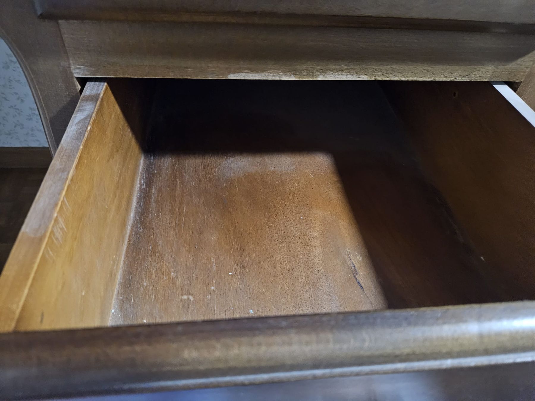 Scrivanie: Bureau avec 2 tiroirs – Usato da Bussigny venduto da Zabeth1030 3