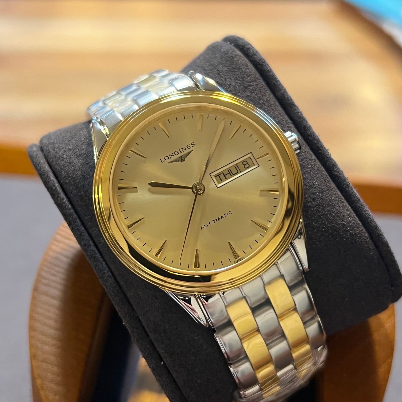 Longines Orologi: Longines Flagship Day-Date Automatic L4.899.3 – Usato da Carouge GE venduto da Watchaser 6