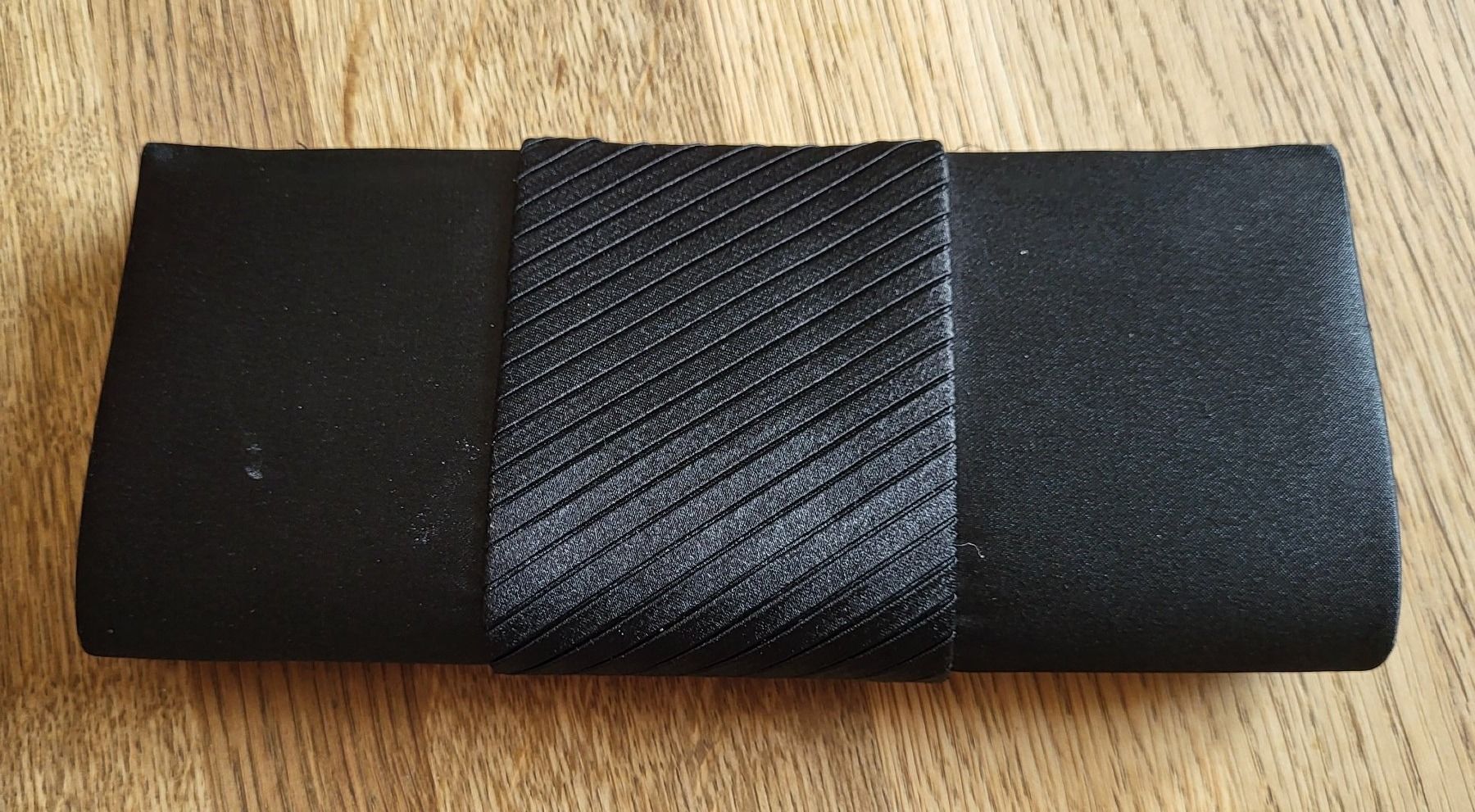 Taschen für Damen: Pochette – Gebraucht aus Corserey von ded_7fys