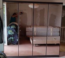 Armoire - penderie à 4 miroirs