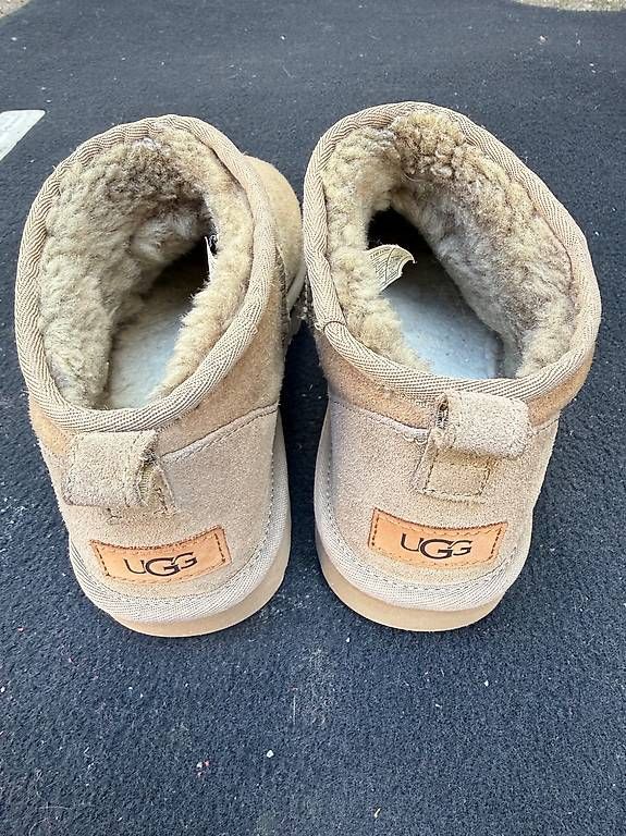 Ugg Scarpe da uomo: UGG Classic Ultra Mini Gr. 41 – Usato da Zürich venduto da bil_s7tp 1
