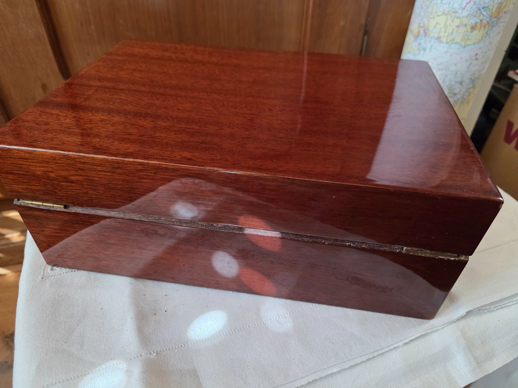 Humidificateurs: Humidor Holz Truhe Schatulle mit Messgerät – D'occasion à Walterswil BE par Lonitti 3