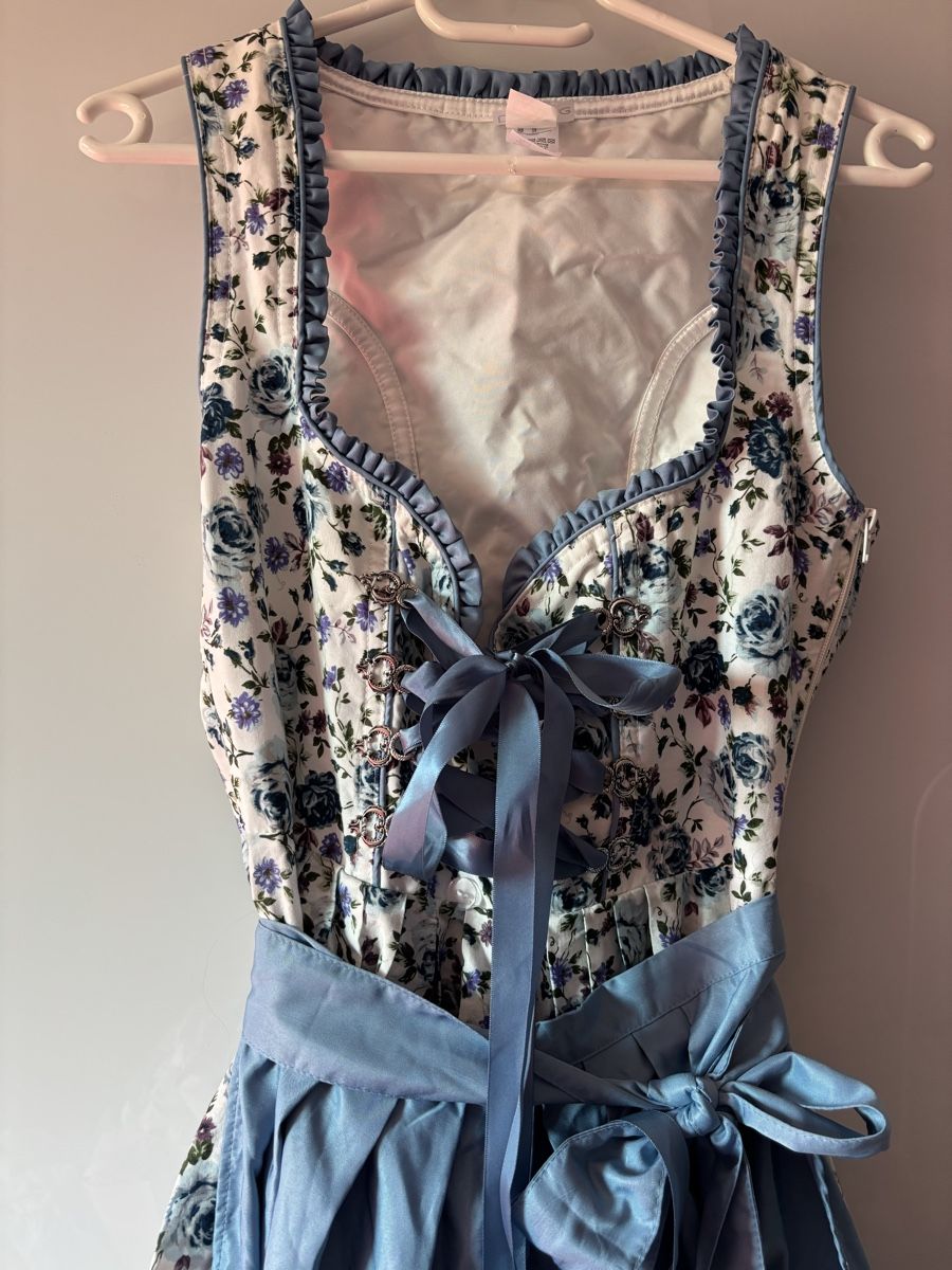 Robes: Dirndl grösse 40 – D'occasion à Bütschwil par sof_p98b 1