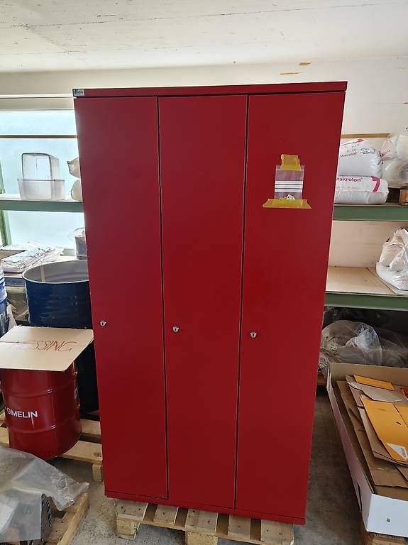 Armadi: Garderobenschrank – Usato da Gossau SG venduto da pag_pj7z 2