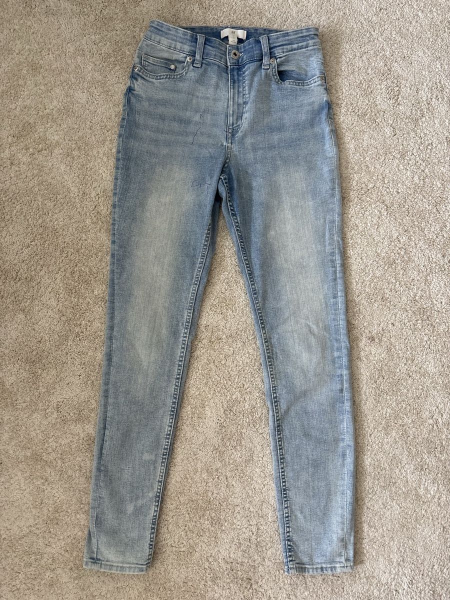 H&M Jeans: Jeans H&M Grösse 36 hellblau blau – Usato da Basel venduto da mic_5258