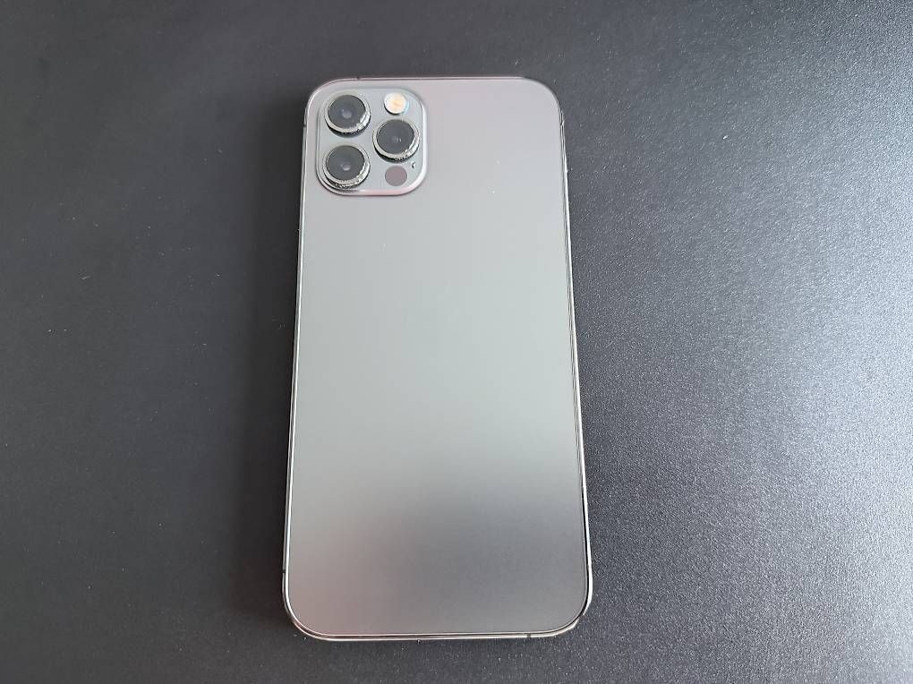 Telefoni cellulari / Smartphones: iPhone 12 Pro 256 Gb Graphit – Usato da Zürich venduto da ptrckgil 2