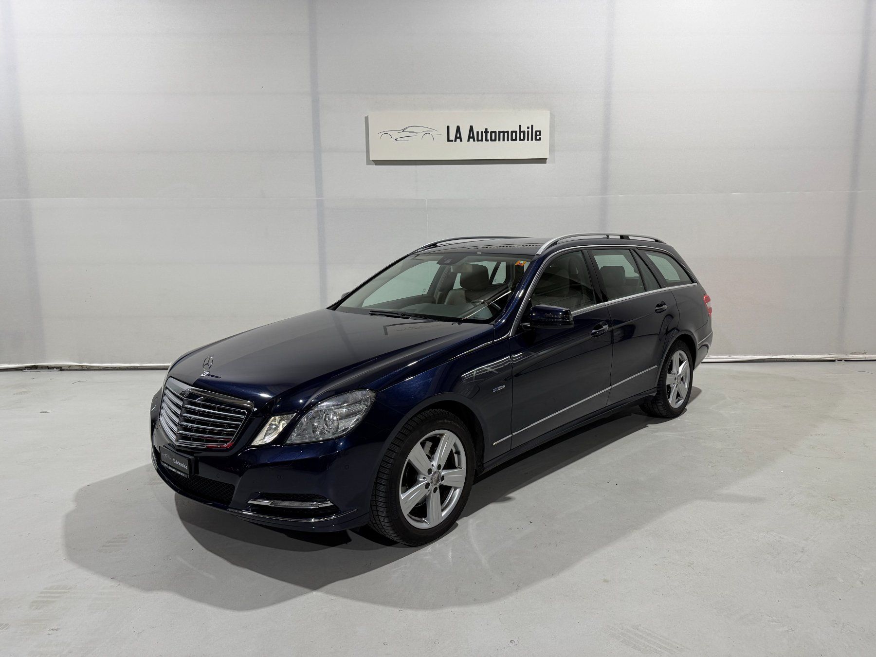 Mercedes-Benz Automobili: MERCEDES-BENZ E 350 CGI BlueEfficiency Elégance 4Matic 7G-Tr – Usato da Widnau venduto da clique17