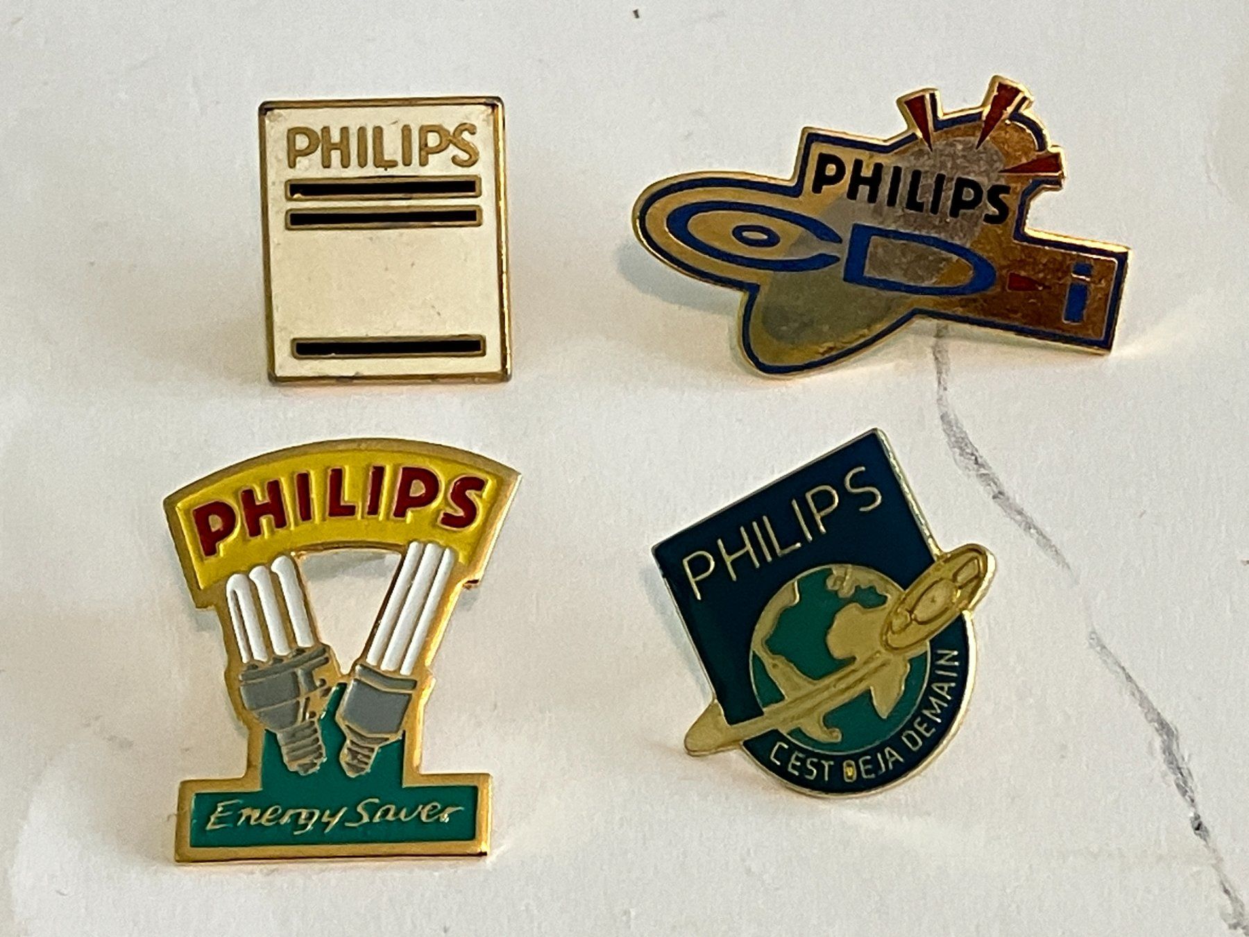 Plaquettes & Badges: 4 Pin Philips – D'occasion à Basel par djwwpp
