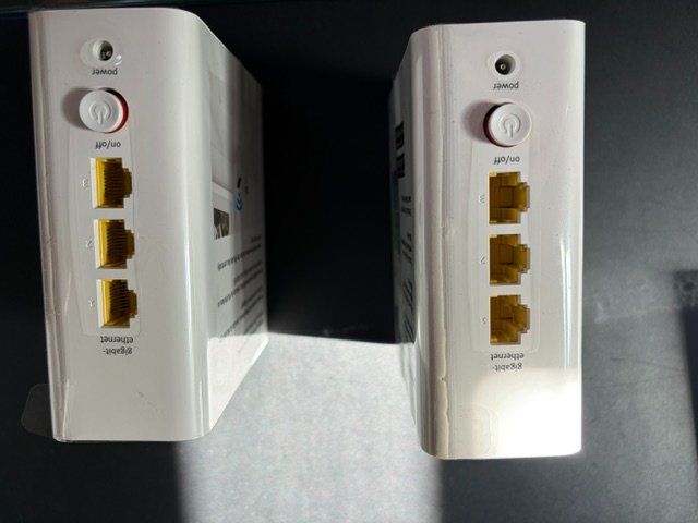 Swisscom Modem & Router: Swisscom Internet Box und 2 WLAN Connection Adapter – Usato da Wald ZH venduto da inf_zxr2 3
