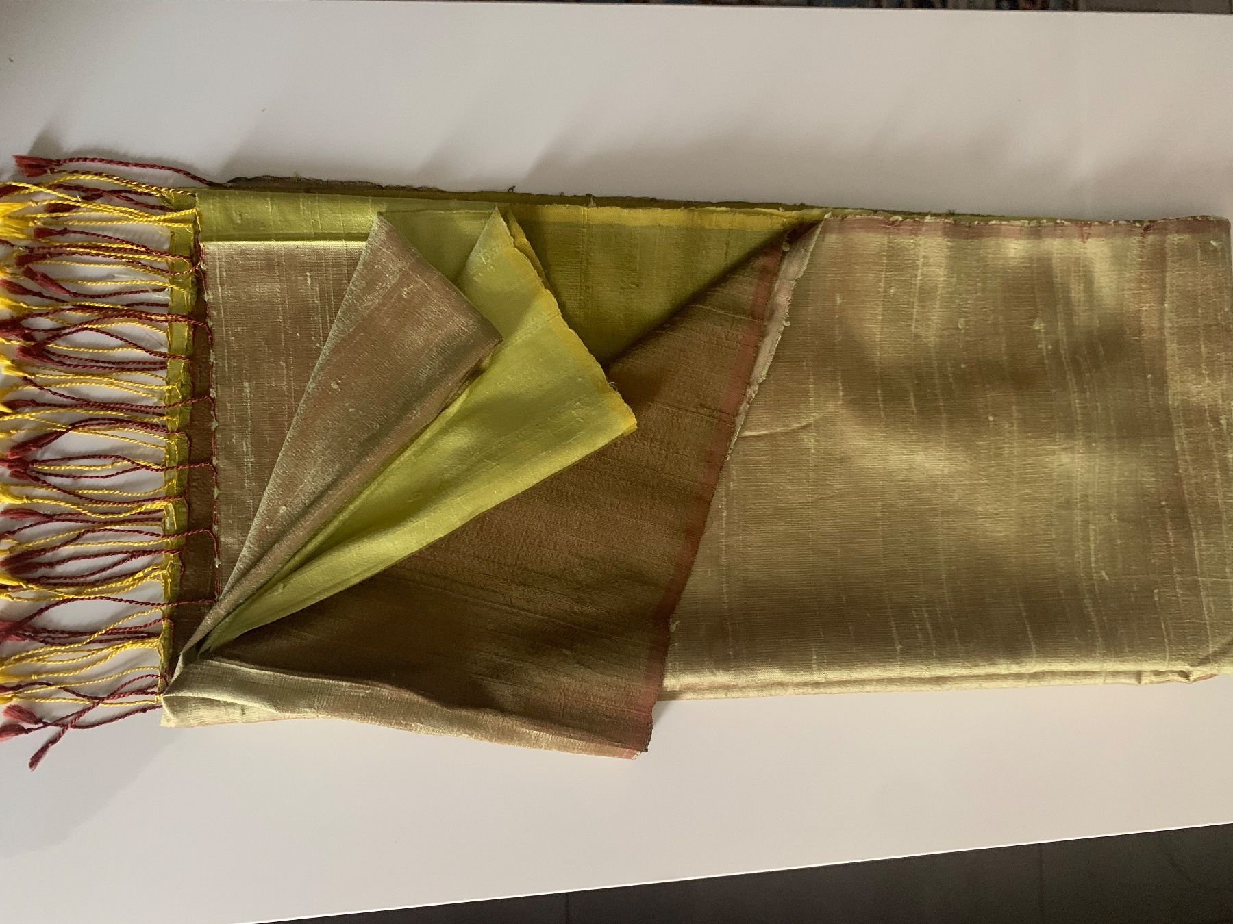 Foulard & Sciarpe: Laura Biagiotti  sciarpa scialle Schal – Nuovo (secondo la descrizione) da Lugano venduto da Edera49 2