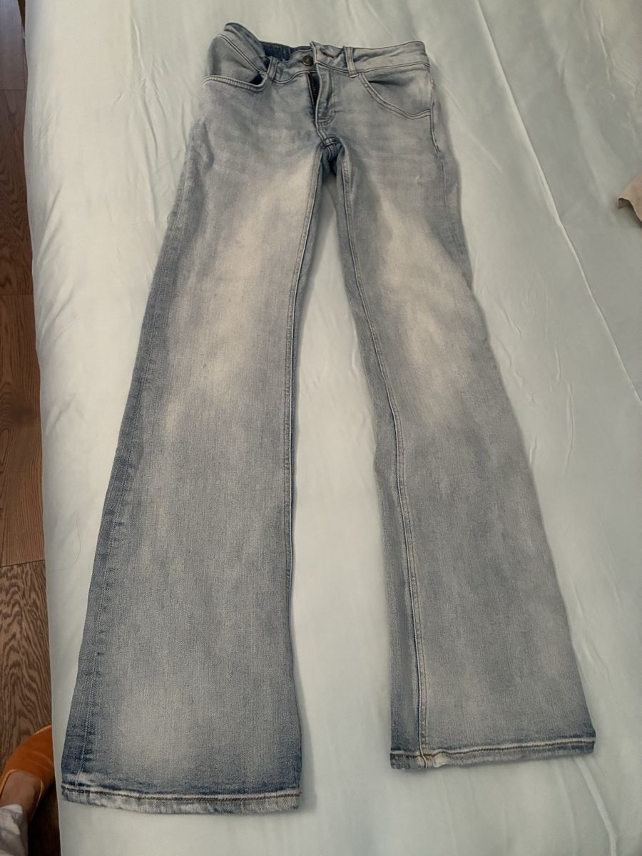 Pantalons: Subdued flared jeans it 42 – D'occasion à Rüschlikon par ant_5v7g