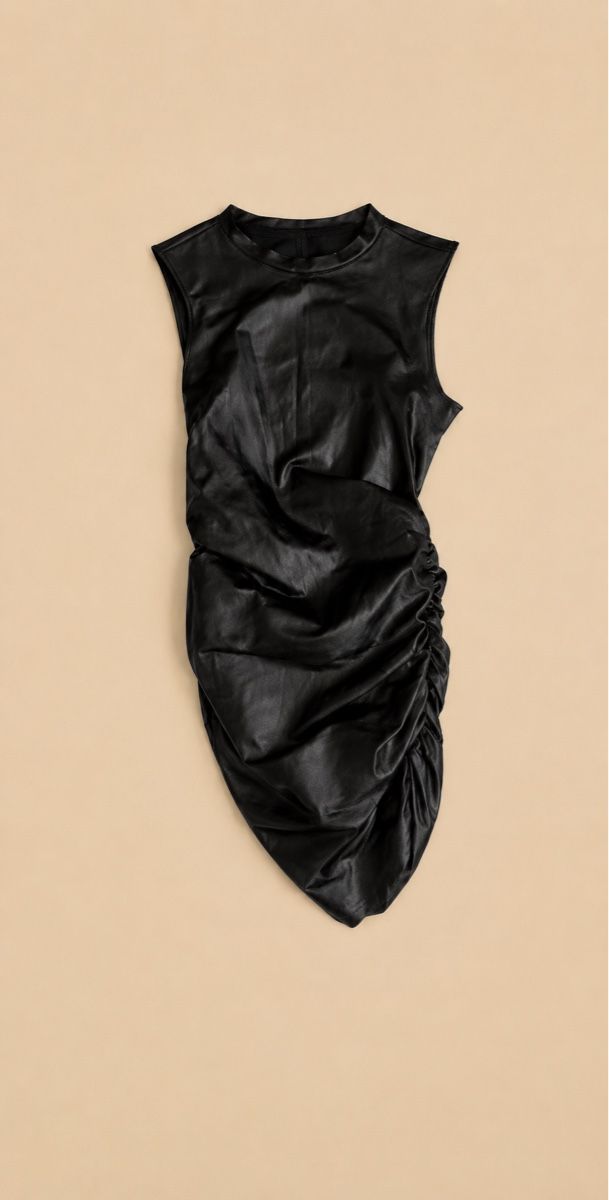 Vestiti: ROBE NOIRE MOULANTE SANS MANCHES – Nuovo (secondo la descrizione) da Lausanne venduto da KeNaChic 1